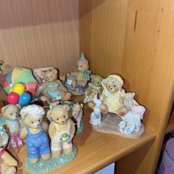 23Cherished Teddies Collectibles.