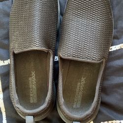 Women’s Sketchers 8.5