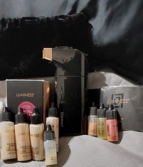 Hey Ladies Luminess Make Up System