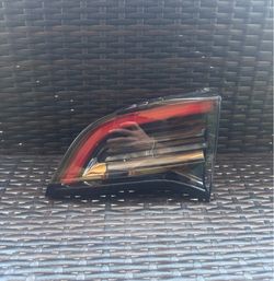 2017 2018 2019 2020 2021 2022 2023 2024 Tesla Model 3 / Y Right Passenger Side Innr Tail Light OEM 1502089-00-B