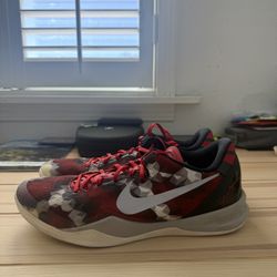 Kobe 8 “Milk Snake” Size 12