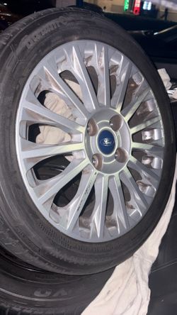 2016 Stock ford fiesta rims with tires