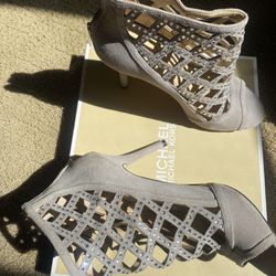 Michael Kors   Size 9