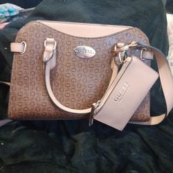 GUESS PURSE MED