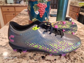 Soccer cleats us size 8.5
