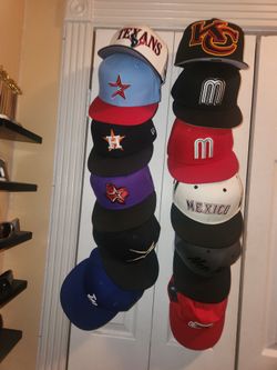 NEVER WORN MLB. NFL HATS !!! BOB