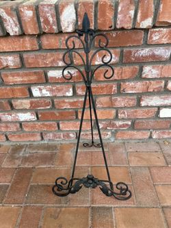 Fleur-de-Lis Display Easel
