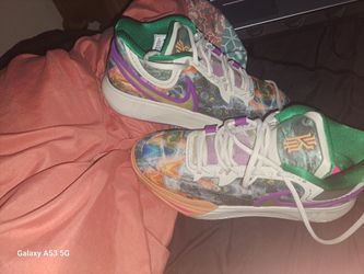 Kylie Irving  nike shoes size 11