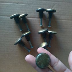 10 Matching Dresser Knobs