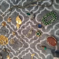 Antique Jewelry      Sterling Silver Brooch With Untested Blue Stone!!