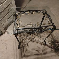 Small Glass Coffee Table $40 Serious Buyers  Only,Local Pickup