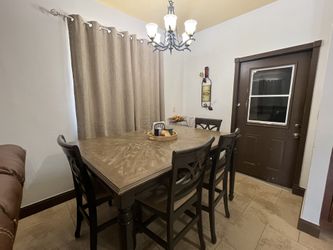 Extendable Dining Table Set