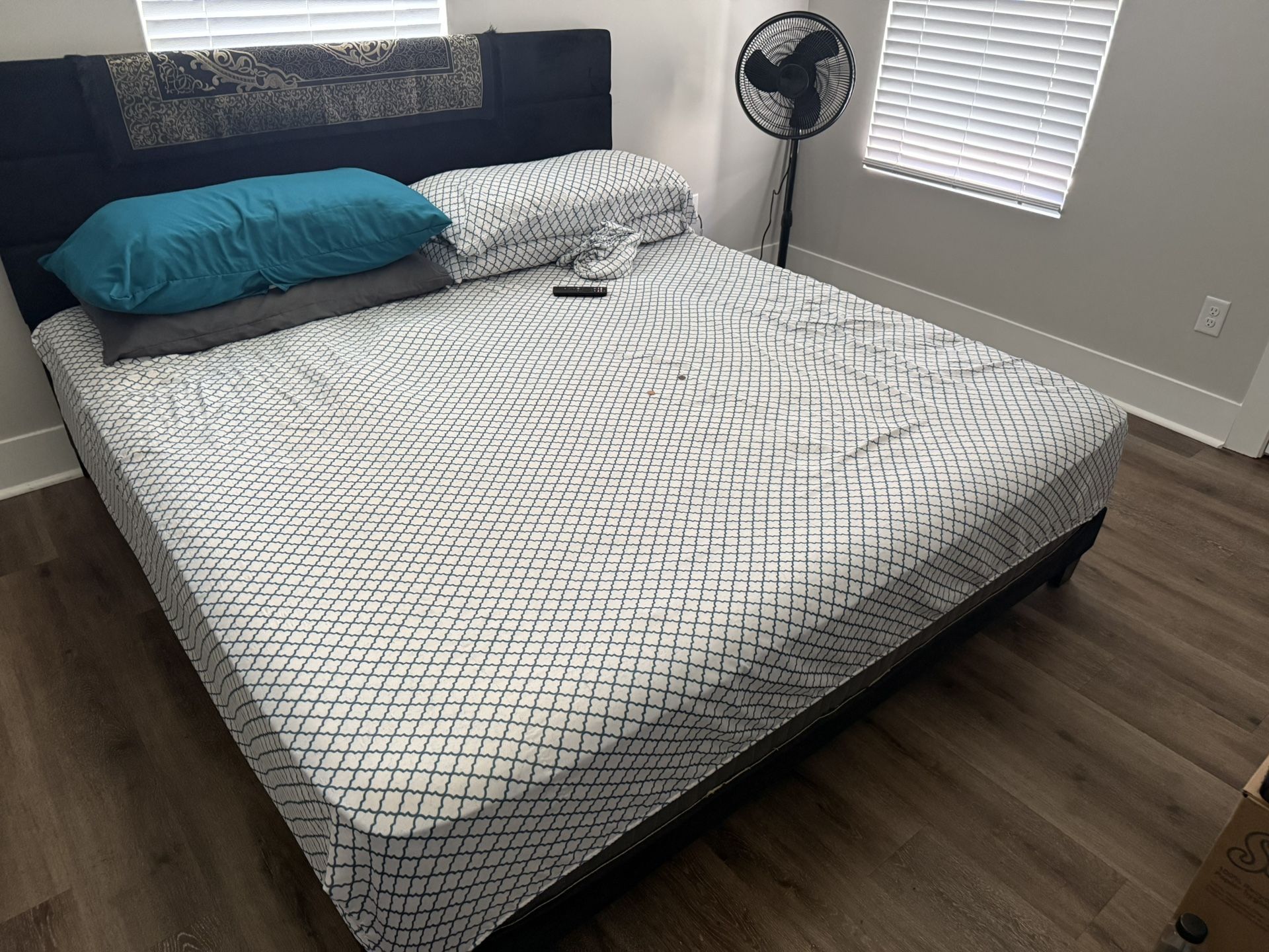 New bed Frame/matress