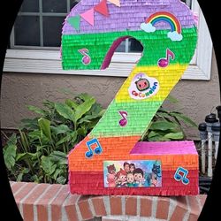 Glo's Custom Made Pinata