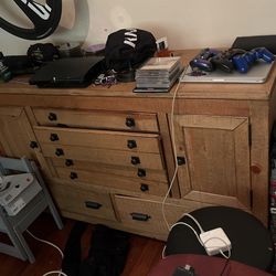 Dresser