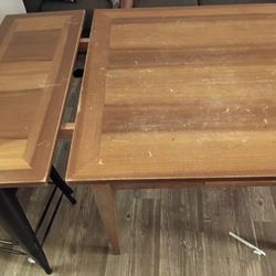 Table Adjustable With Stools 