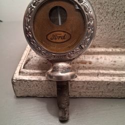 L👁👁K!! ~ Antique 1920s (FORD) Original Boyce Moto Meter Radiator Thermometer)....Asking $50.00