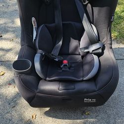 Maxi Cosi Pria 70 Carseat With Infant Insert