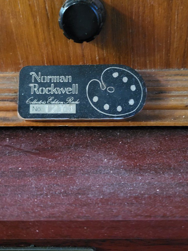Antique Norman Rockwell Music Set / Radio