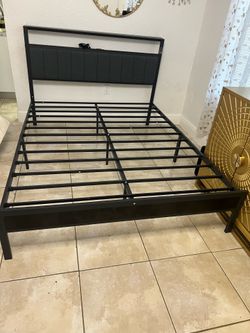 Queen bed frame  New