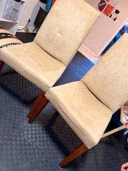 Matching sitting chairs