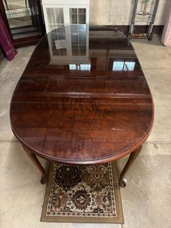 Mahogany Queen Anne Oval Dining Table