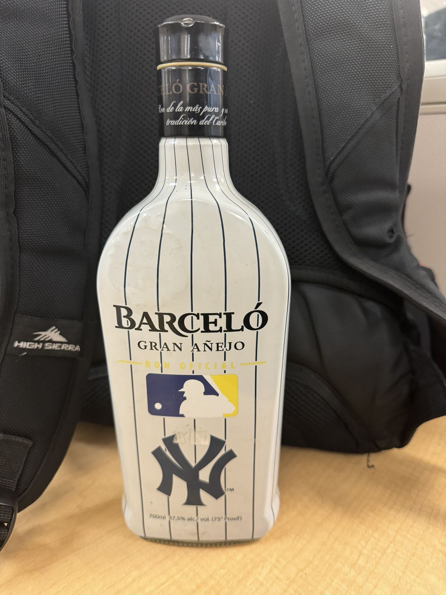 New York Yankees Barcelo Gran Añejo Special Edition Dominican Empty Rum Bottle
