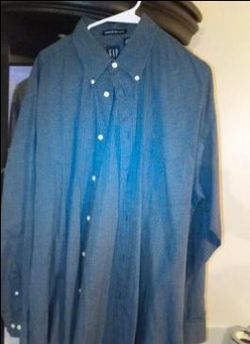Gap Men's Button-Down Dress Shirt