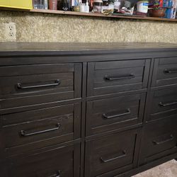 Bedroom Furniture Set