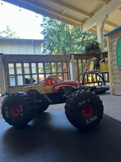 Outdoor monster truck toy