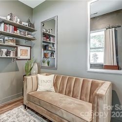 Read Couch / Loveseat