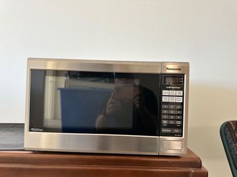 Panasonic Inverter Microwave NN-SA661S