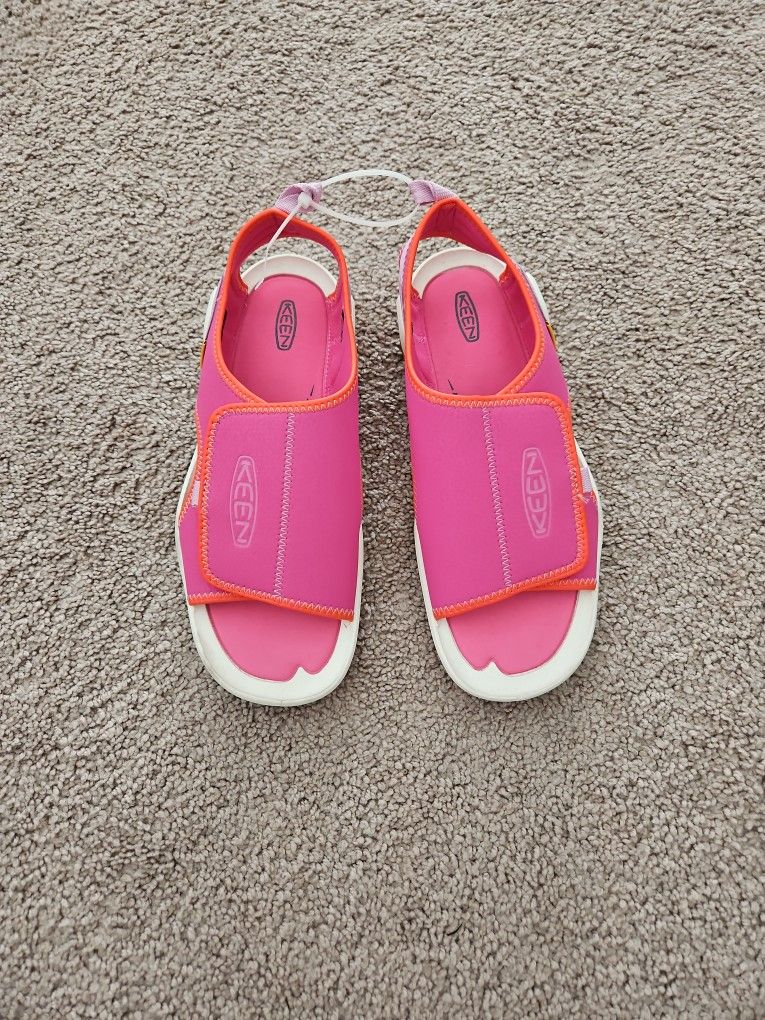 NEW Keen Washable BIG kid Size 7 Sandals