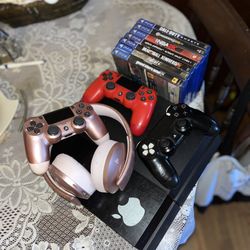 PS4, 3 Remotes, 7 Games And Headphones 