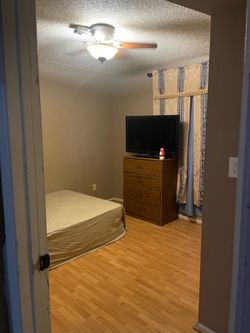 Se renta una habitación dentro de casa con cama  a hombre solo por las avenidas 43  y encanto
