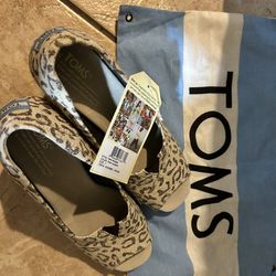 New With Tag - TOMS Wedge