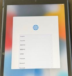 Unlocked Great shape used IPad 7th Gen Cell/wifi /32gb it comes with keyboard $199 firm