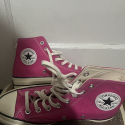 bright pink converse 