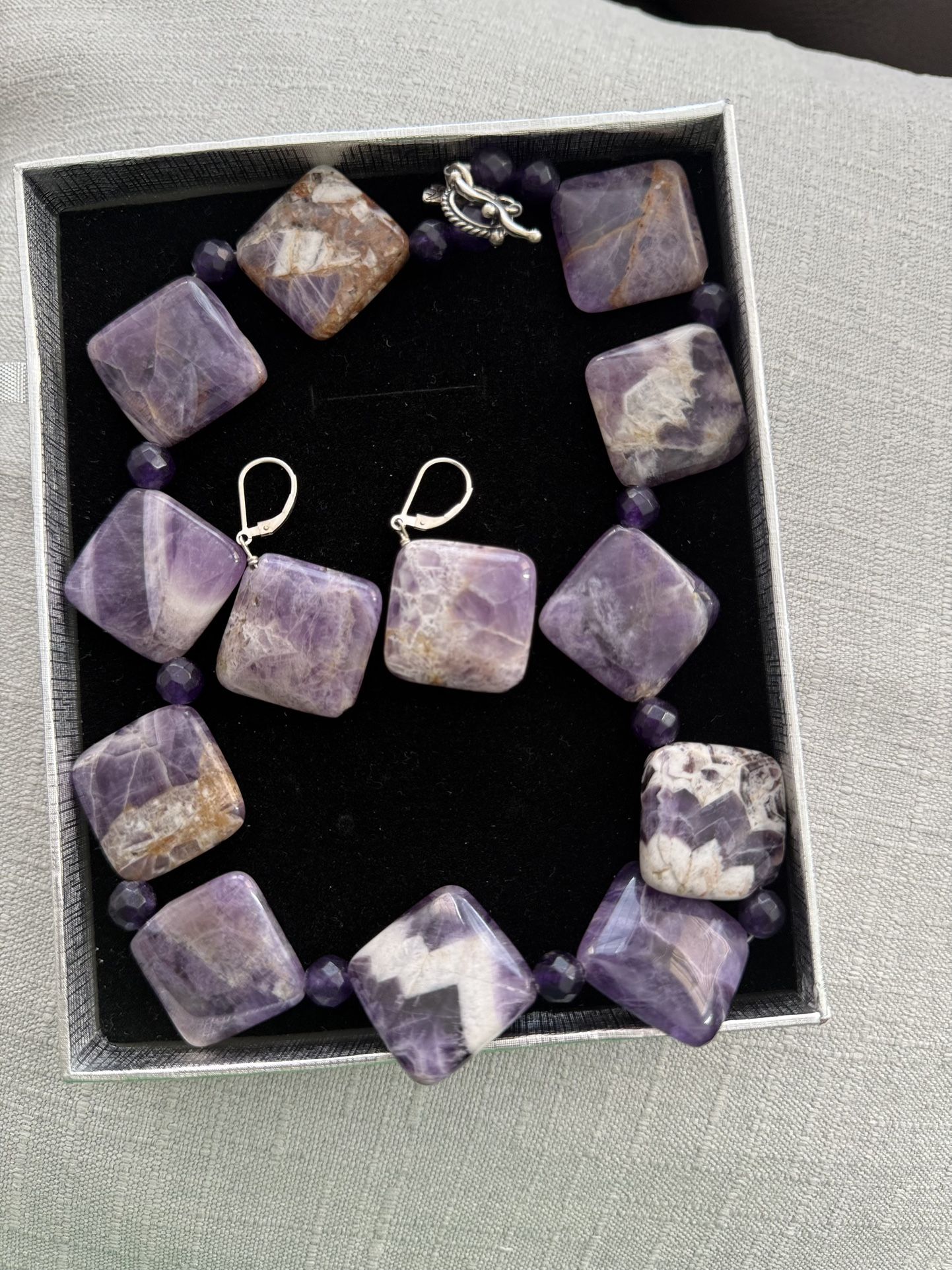 925 Silver Necklace And Earrings Is Rail Stone