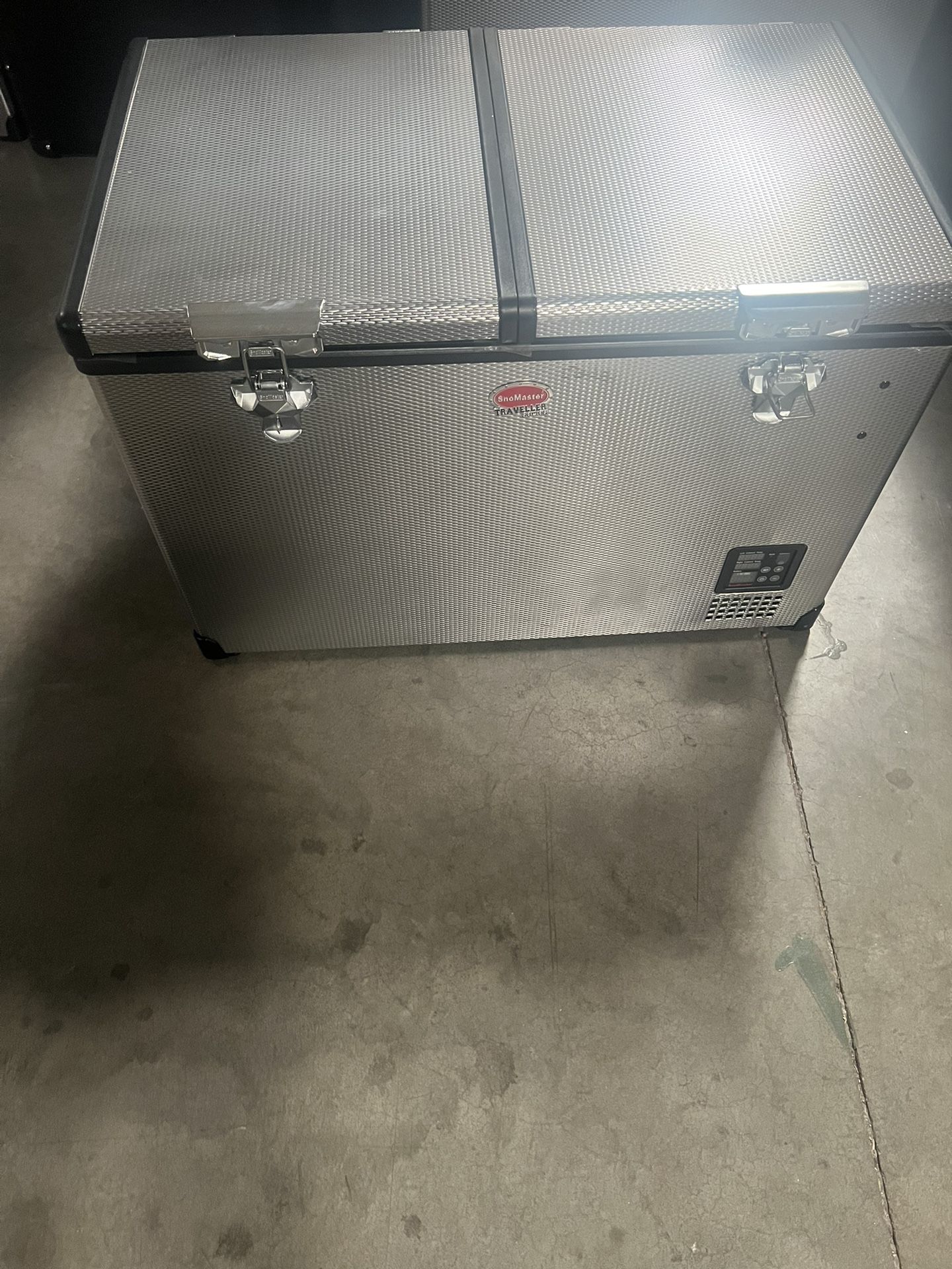 Snowmaster Portable Refrigerator Brand New