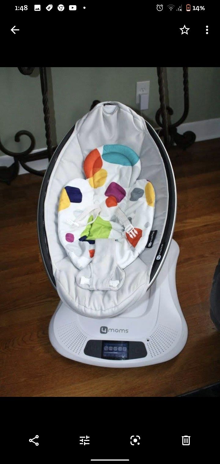 4moma Mamaroo $95