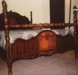 Early Century Bed & Vanity
