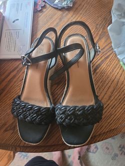 Sandal shoe size 7 1/2