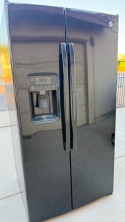 REFRIGERATOR GE BLACK COLOR