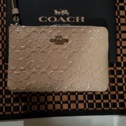 BRAND NEW COACH WRISTLET BAG $50.00