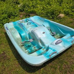 Pelican Boat