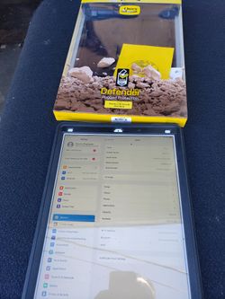 2017 2nd Edition Gold Edition 128GB No Cracks No Locked . IPAD Pro  12.9 Big Ipad With Apple pencil pro & charger. $340 no pencil $240! All works 100%