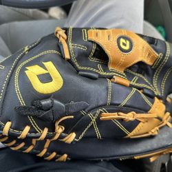  🥎 DeMarini Pro Maple Leather Baseball Glove 🥎 Price: $60 OBO