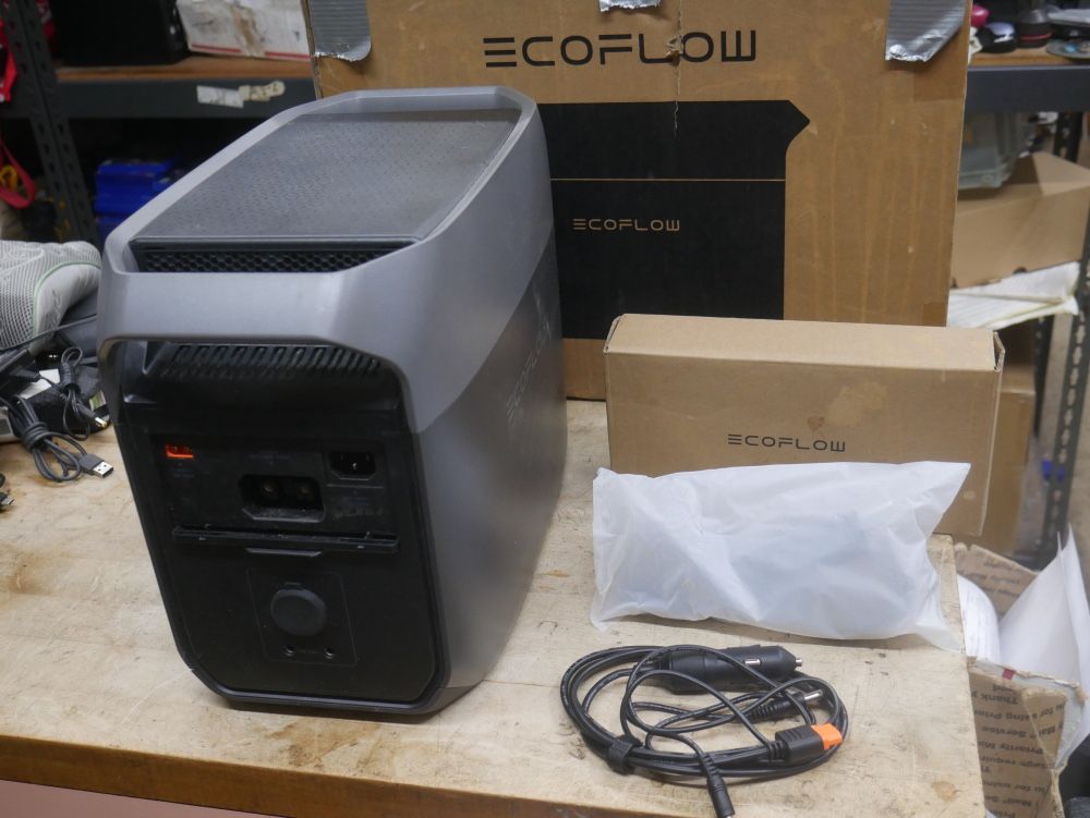 DELTA 3 black Portable Power Station, 1024Wh, 1800W AC/120V 60HZ EF-DL-H10-3. used. tested. in a good working order.