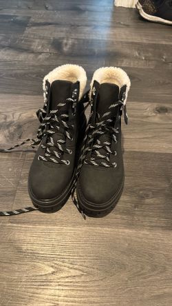 Women’s Size 7 Boots